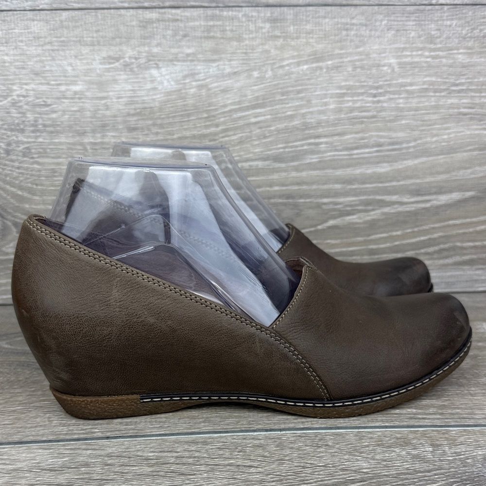 Dansko Liliana Women’s Sz 7.5-8/EU 38 Brown Leather Hidden Wedge Slip On Shoes